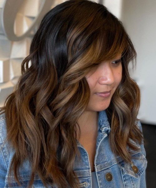 Medium Lengh Brunette Hair with Brown Balayage
