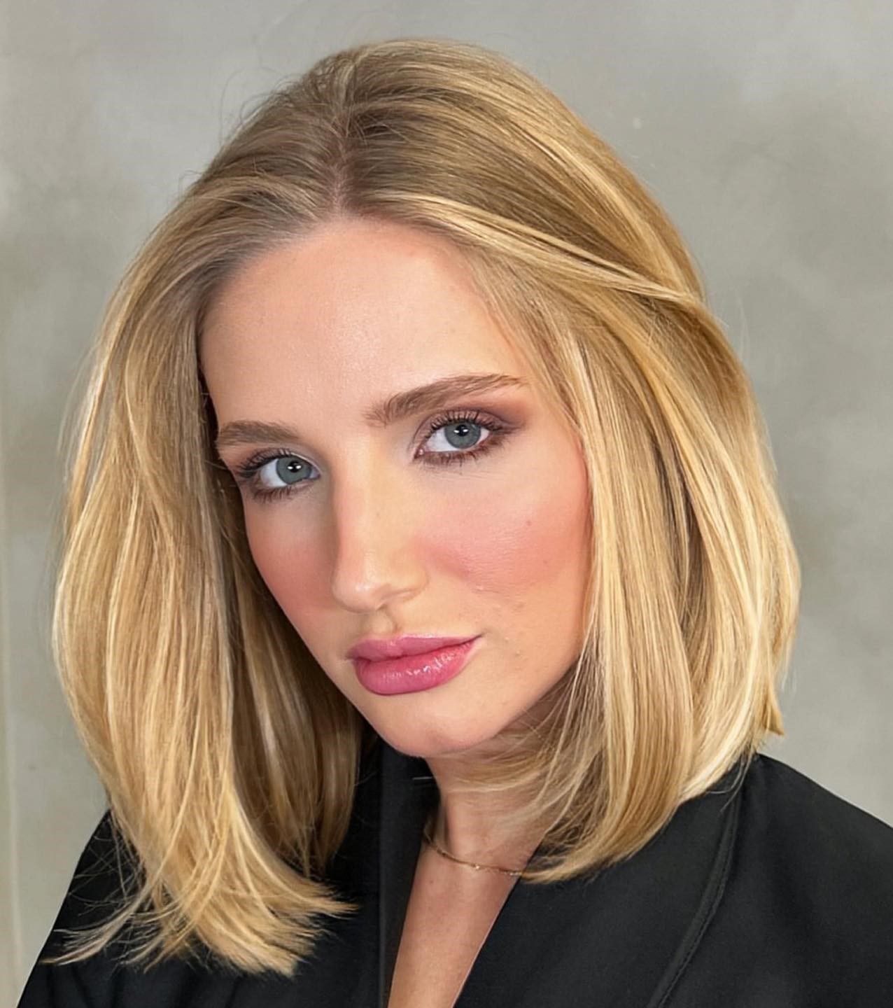 Medium Length Hairstyle with Rounded Ends