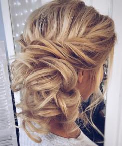 45 Side Hairstyles for Prom to Please Any Taste