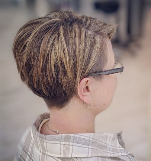Multi-Tone Pixie Bob Hairstyle Short Undercut with Highlights and Glasses
