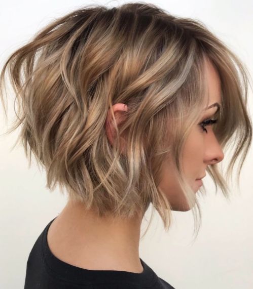Wavy Bronde Bob For Fine Hair