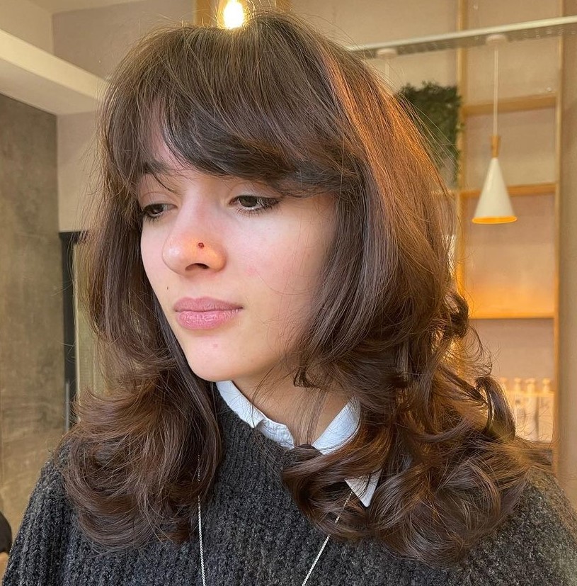 Classic Wolf Hairstyle for Brunettes Wolf Cut with Wavy Hair Ends