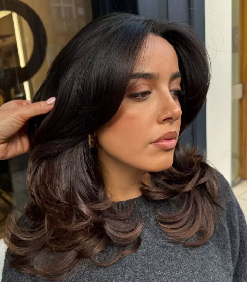 Medium Hair with C-Shape Face-Framing