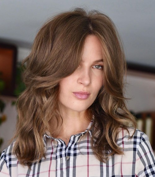 Long Curtain Bangs on Shoulder Length Hair Shoulder Length Wavy Hairstyle with Nose Length Curtain Bangs