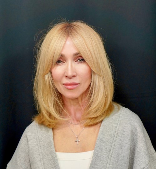 Delicate Golden Apricot Midi Hairstyle