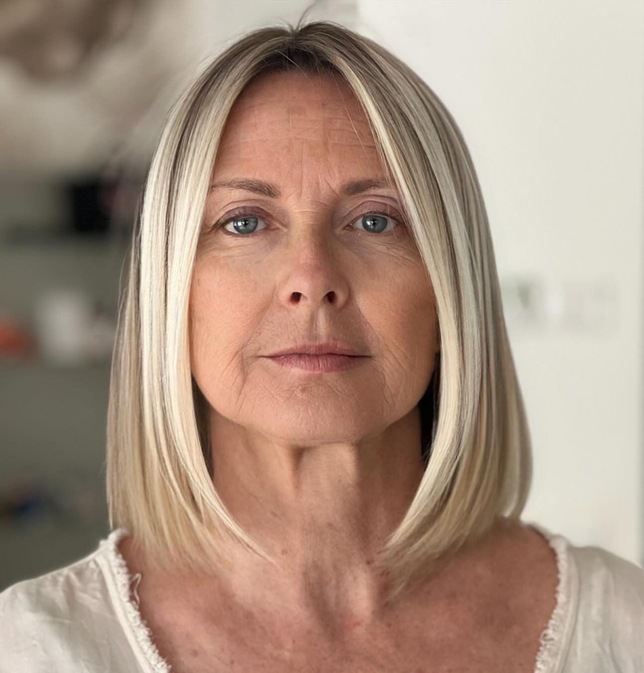 Over Clean Blunt Shoulder-Length Lob