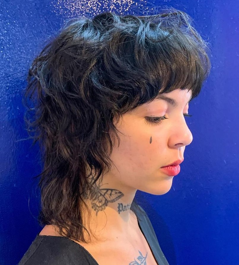 Shaggy Wolf Cut for Curly Hair Wavy Mullet with Full Arched Bangs